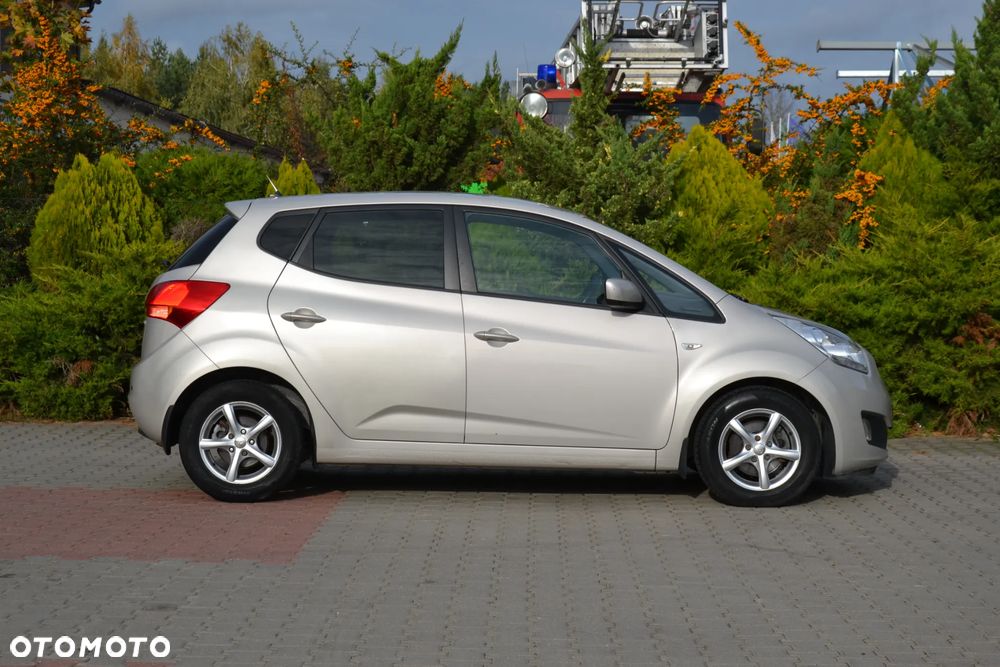 Kia Venga - 24