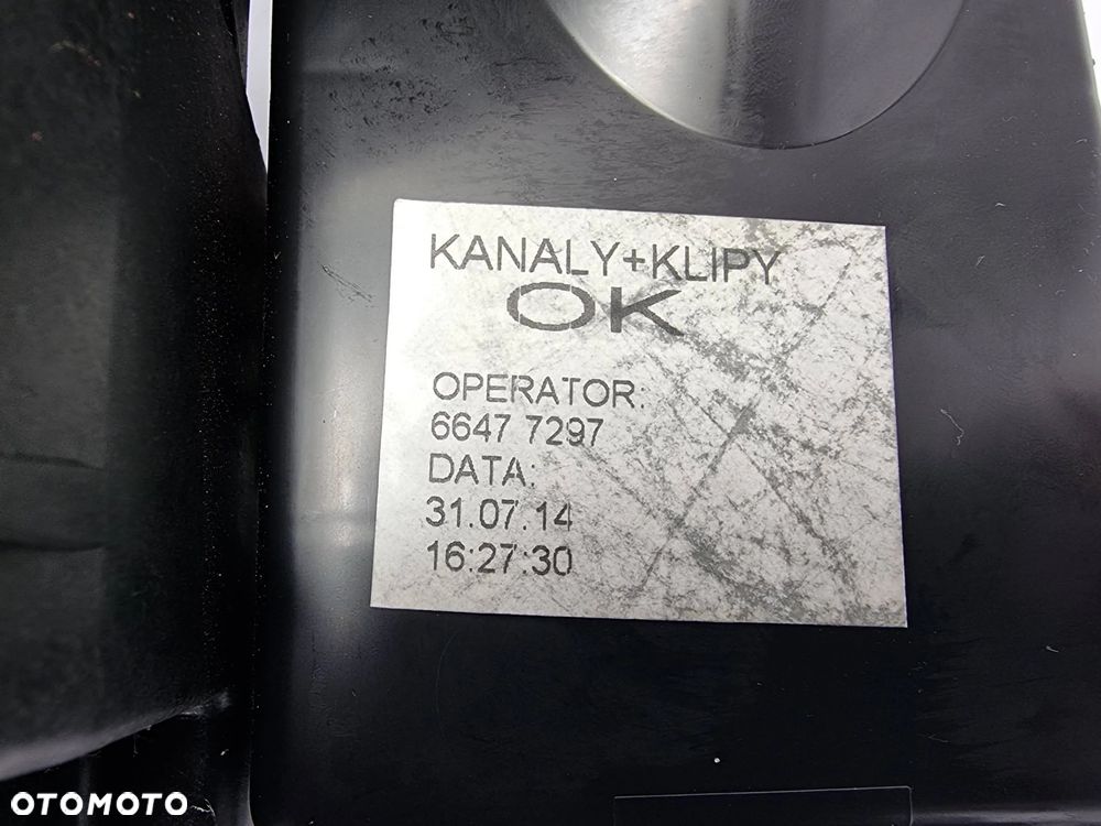 05112061AK Maserati Ghibli 2999 TDI 2014 sedan biały Półka akumulatora - 6