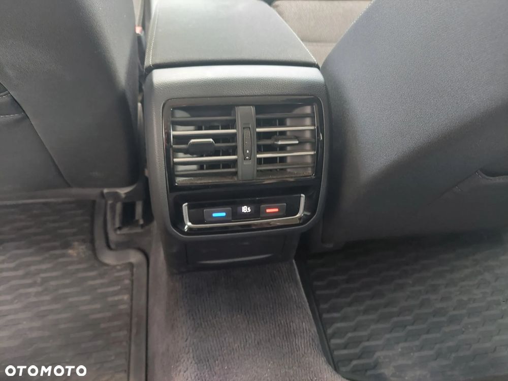 Volkswagen Passat 2.0 TDI (BlueMotion Technology) Comfortline - 14