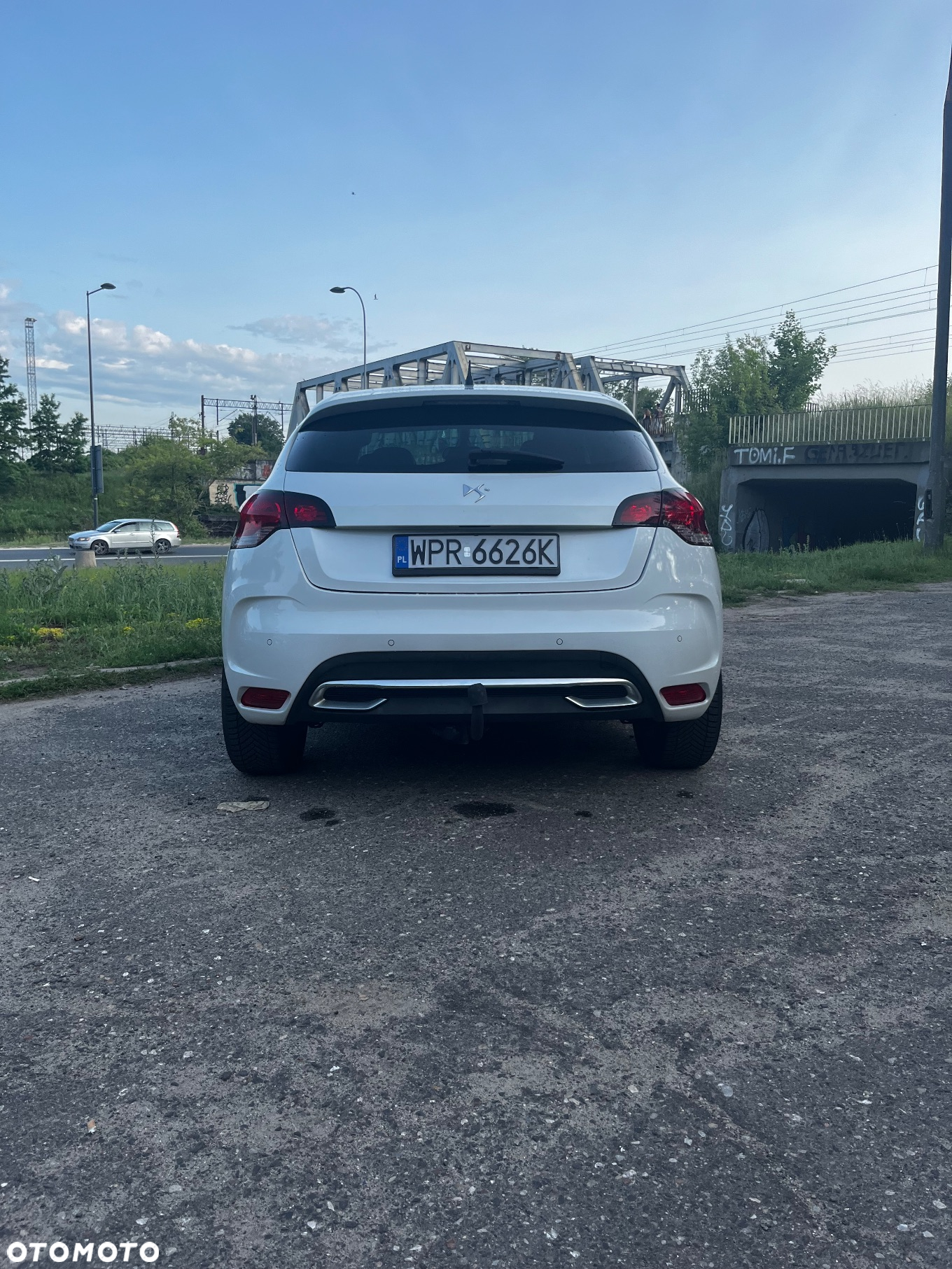Citroën DS4 1.6 HDi SoChic - 4