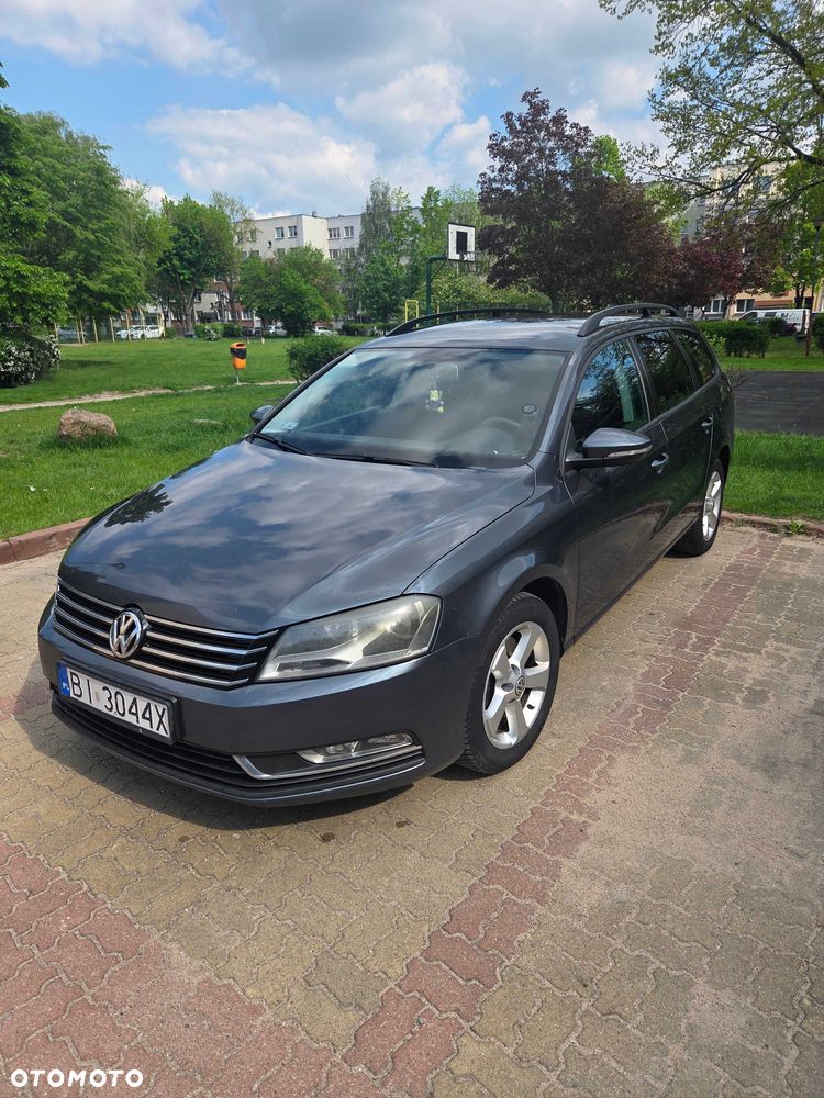 Volkswagen Passat - 1