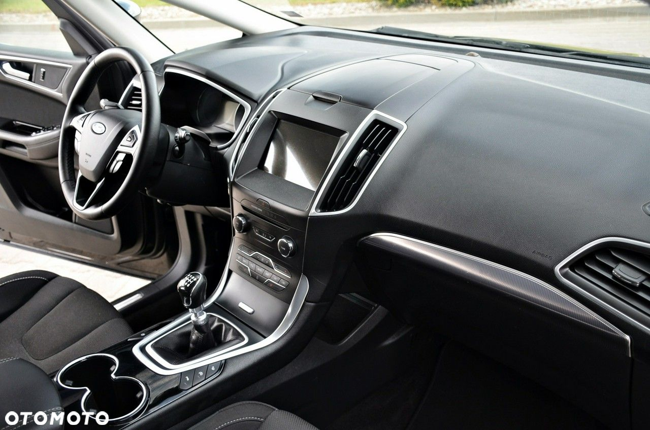 Ford S-Max - 25
