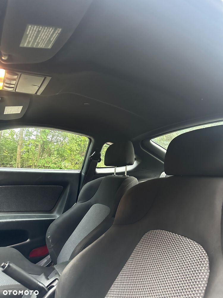 Hyundai Coupe 2.0 GL - 15