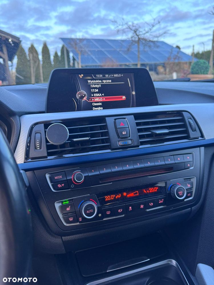 BMW Seria 3 318d - 23