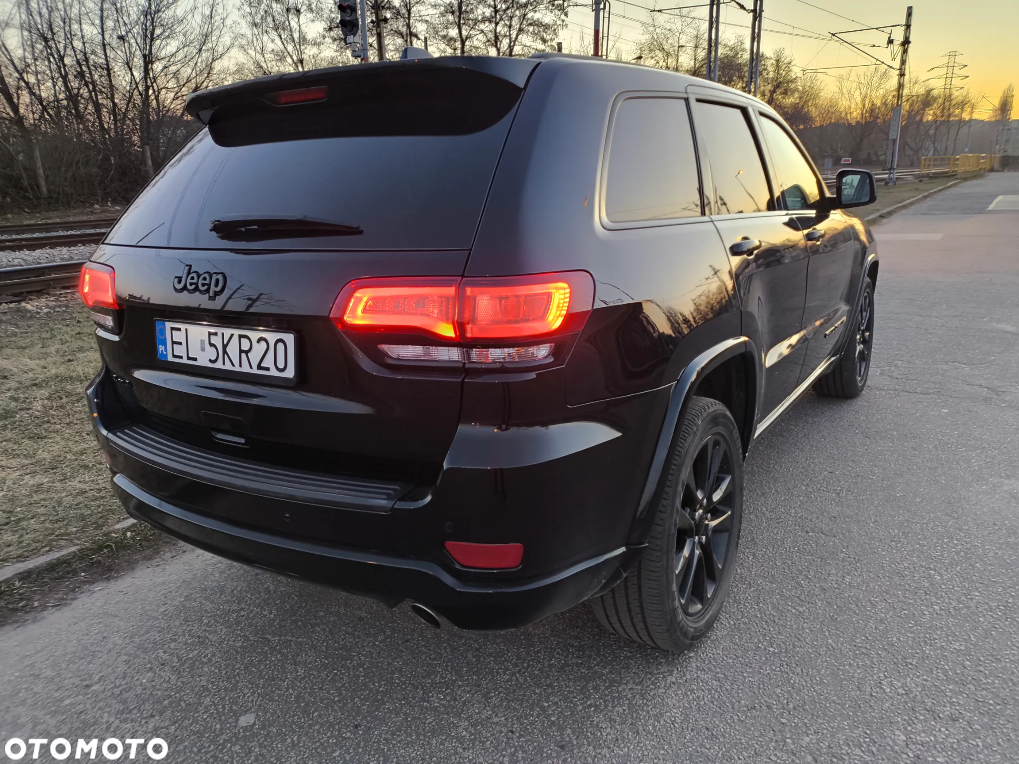 Jeep Grand Cherokee - 15