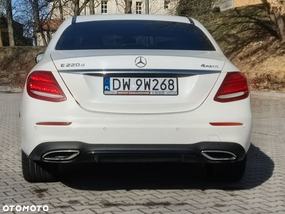 Mercedes-Benz Klasa E 220 d 4-Matic 9G-TRONIC - 5