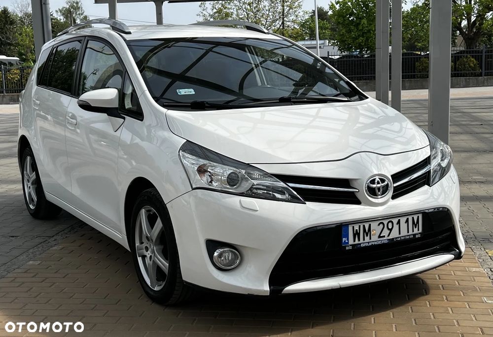 Toyota Verso 2.2 D-CAT Premium 7os - 3