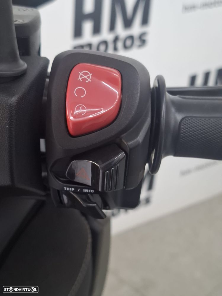 Yamaha X-Max 400 TECH MAX - 18 MESES DE GARANTIA - 10
