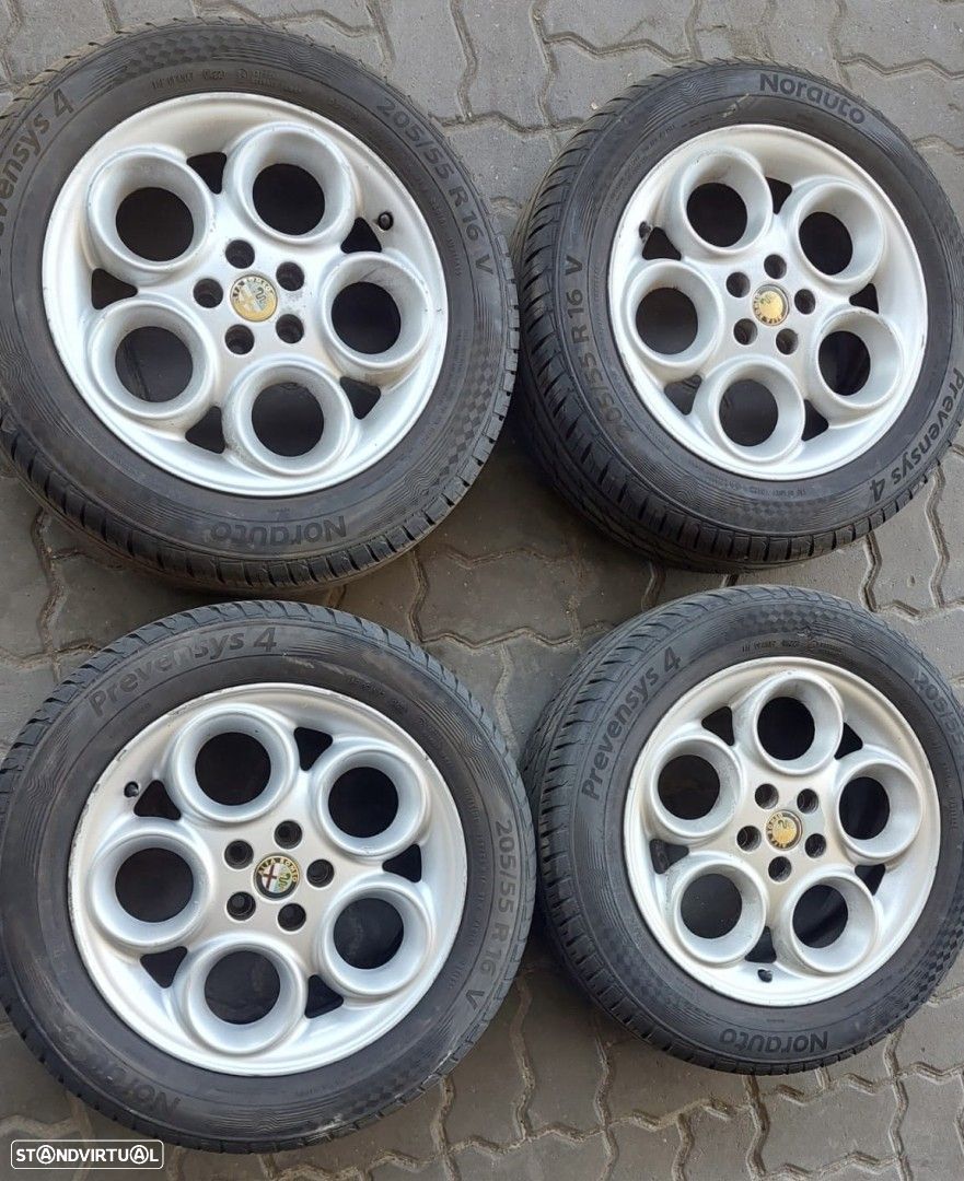 Jantes Alfa Romeo R16 com pneus 205/55 furação 4x98 - 1
