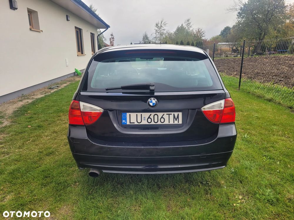 BMW Seria 3 320d DPF Touring - 6