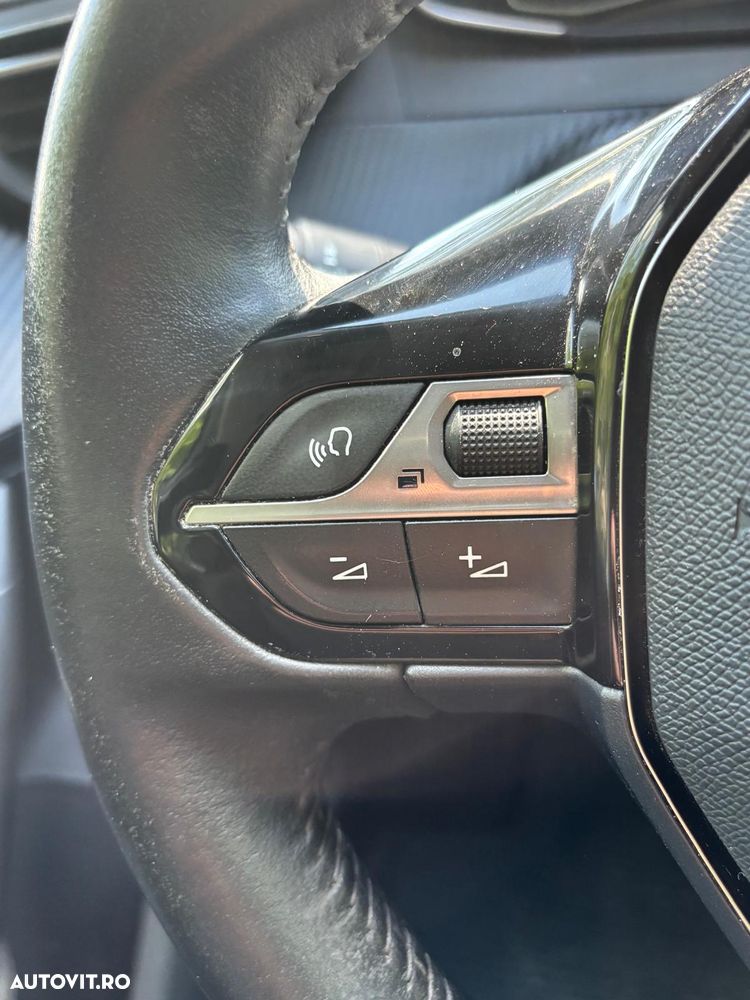 Peugeot 2008 1.5 BlueHDI BVM6 STT Active Pack - 28