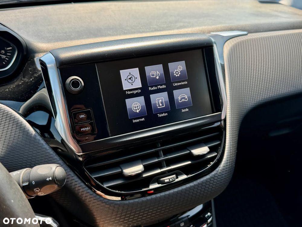Peugeot 2008 1.2 Pure Tech Style S&S - 12