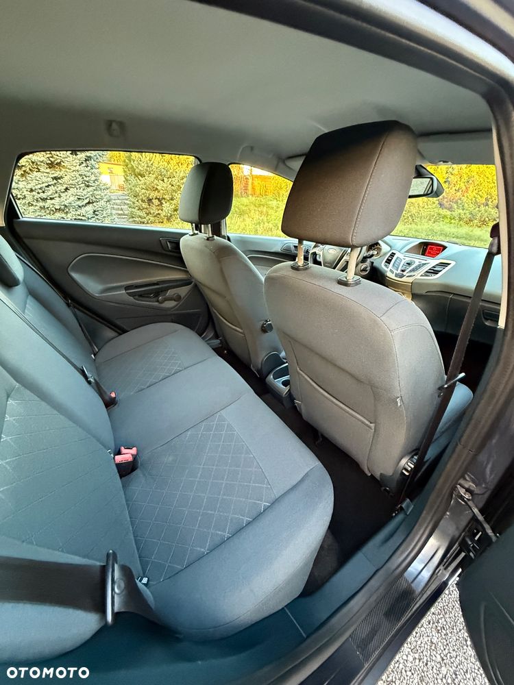 Ford Fiesta 1.25 Ambiente - 30