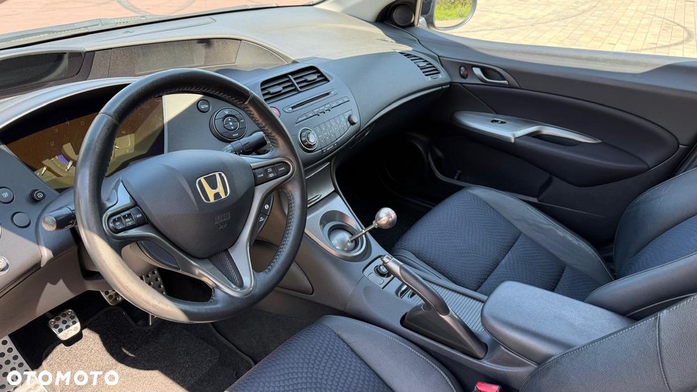 Honda Civic 1.8 Sport - 11
