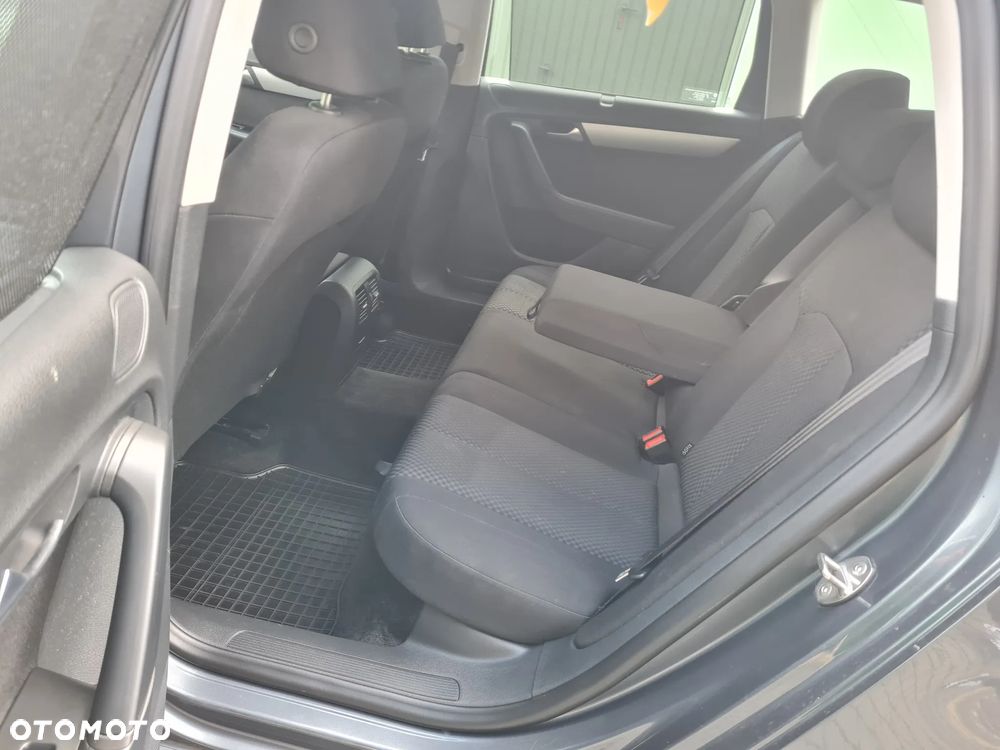 Volkswagen Passat 2.0 TDI Comfortline Optimum - 18
