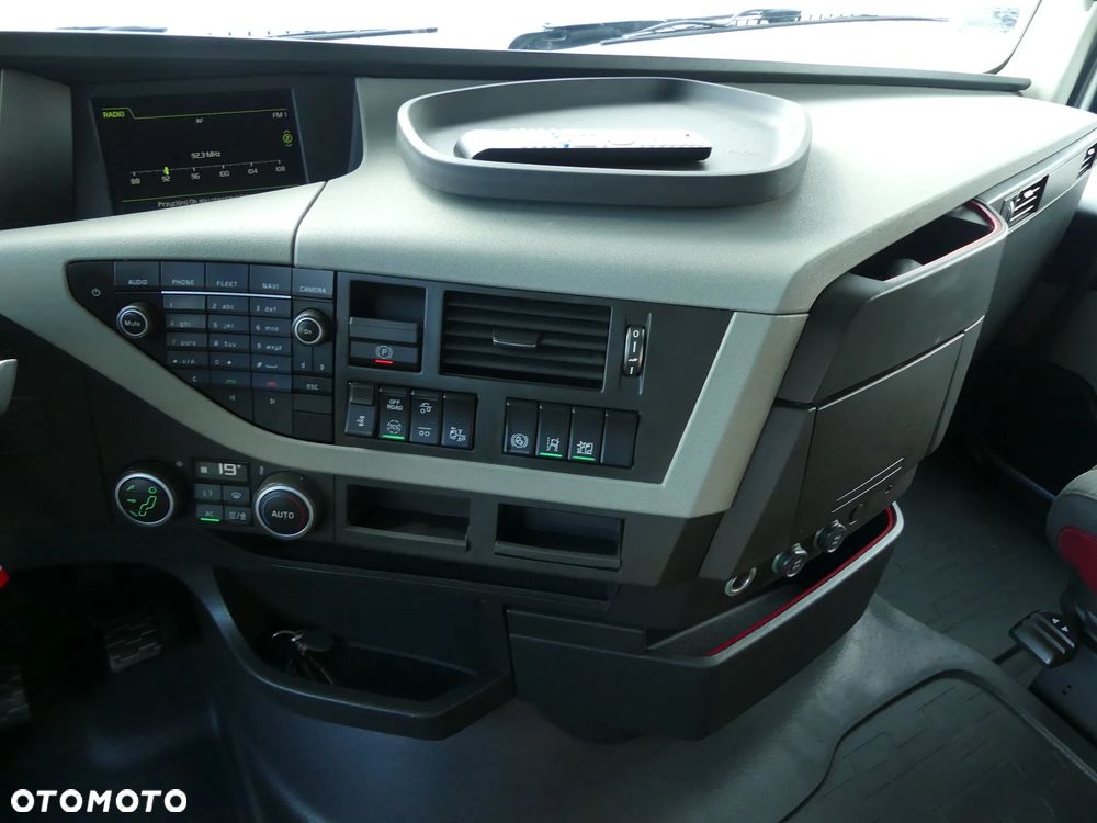 Volvo FH4 500 / EURO 6 / ZESTAW PRZESTRZENNY / KLIMA POSTOJOWA / TV / - 35