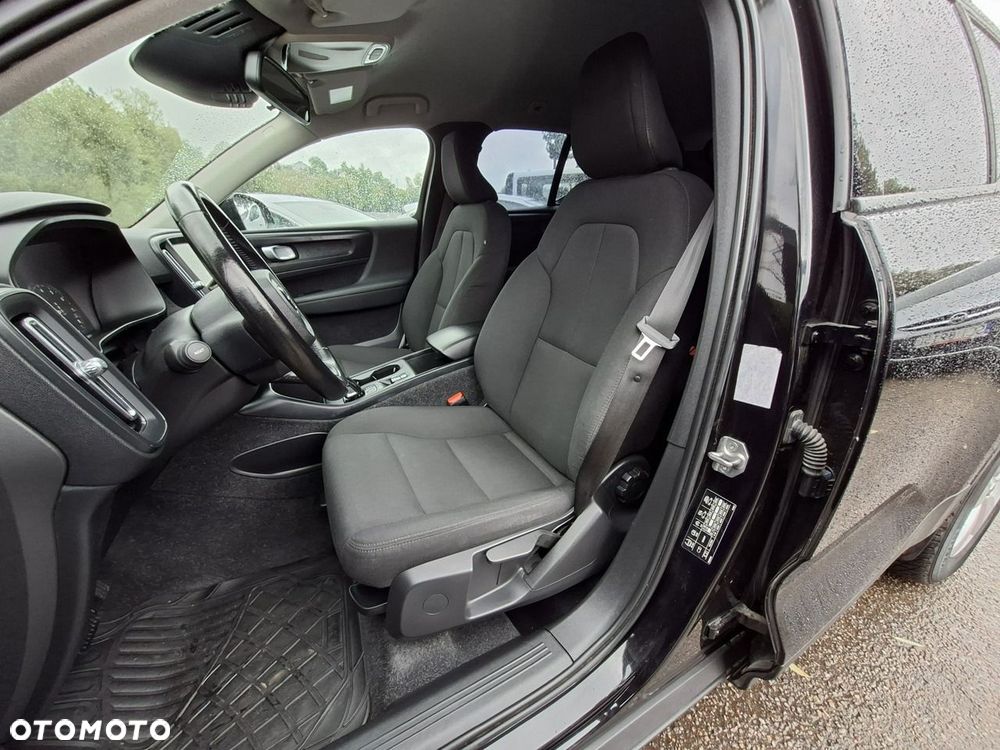Volvo XC 40 T3 Geartronic Momentum Core - 14