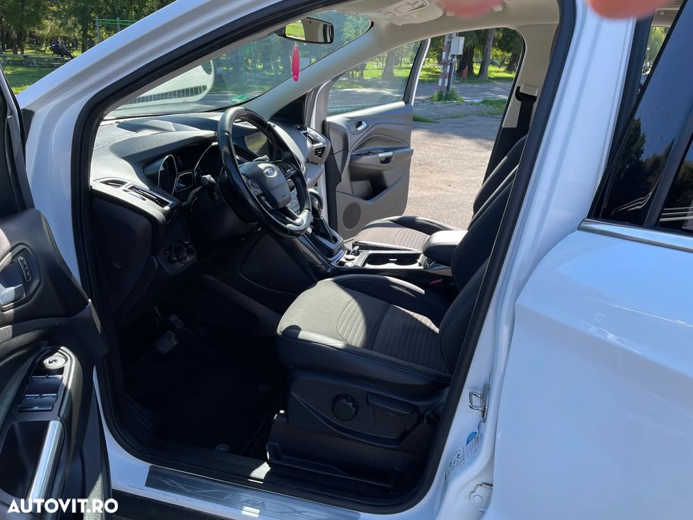 Ford Kuga 2.0 TDCi 4x4 Aut. Titanium - 5