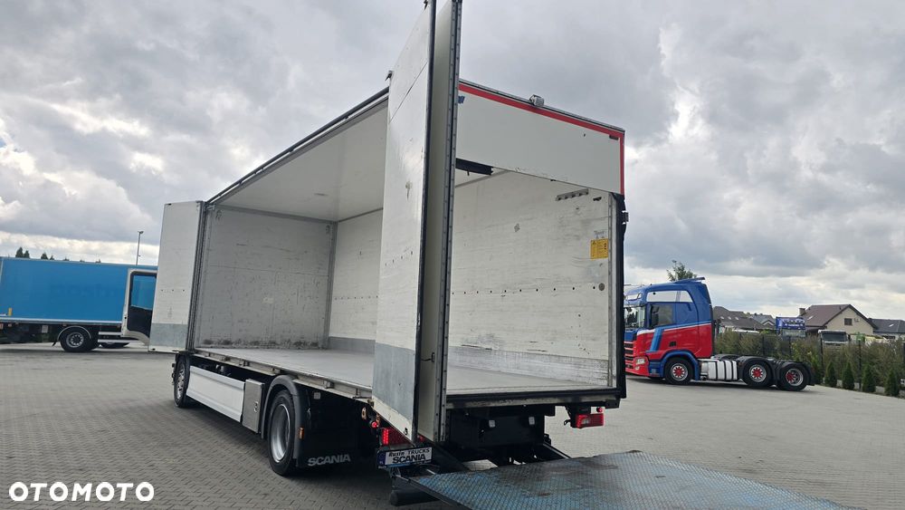 Scania P250 Euro 6 kurierka zabudowa kontener kurierka full air super stan! świeży import! - 17