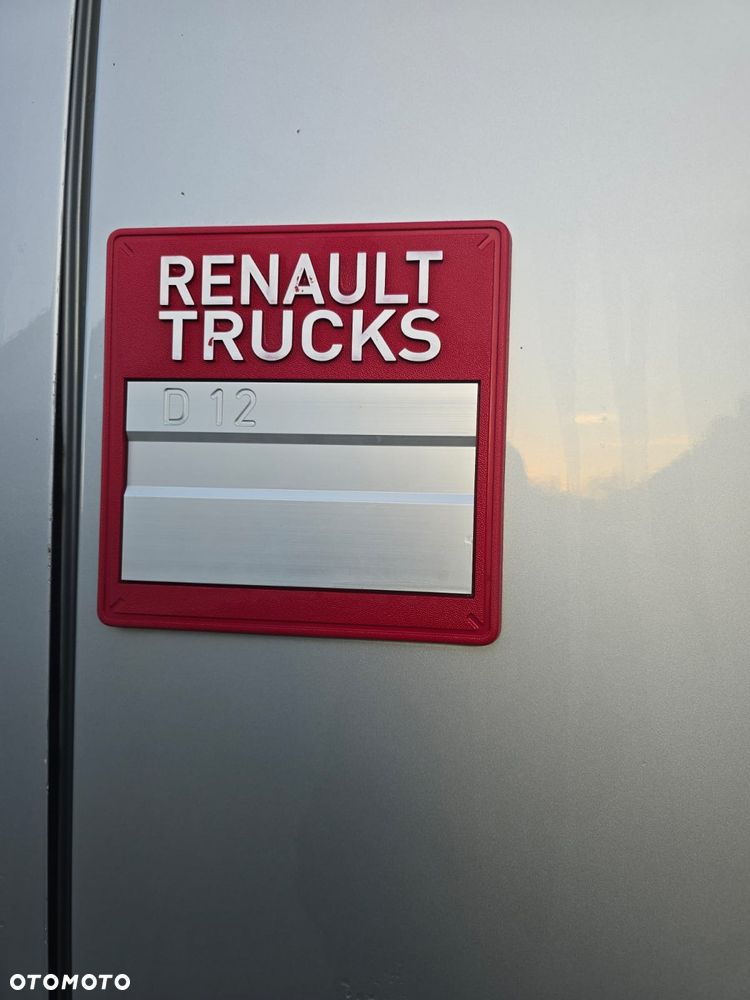 Renault D12 240 - 12