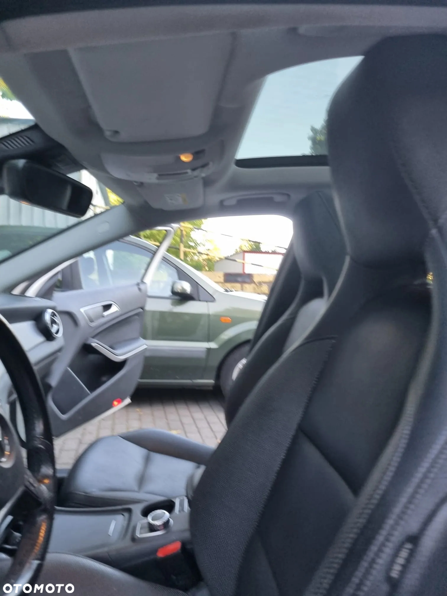Mercedes-Benz GLA - 14