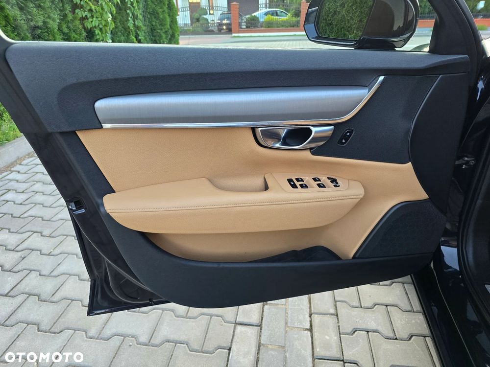 Volvo V90 D3 Momentum Pro - 16
