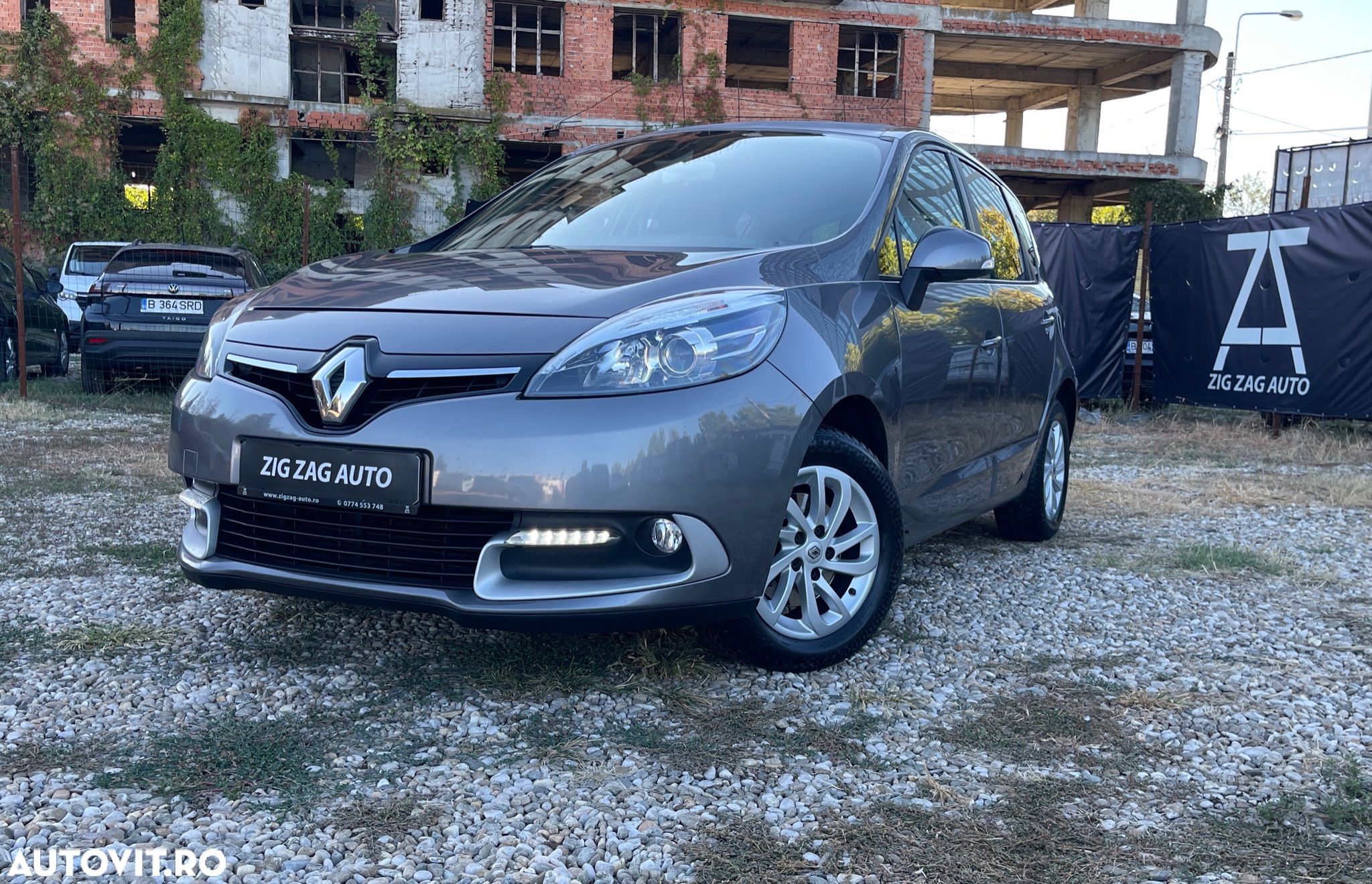 Renault Scenic dCi 110 EDC Paris - 1