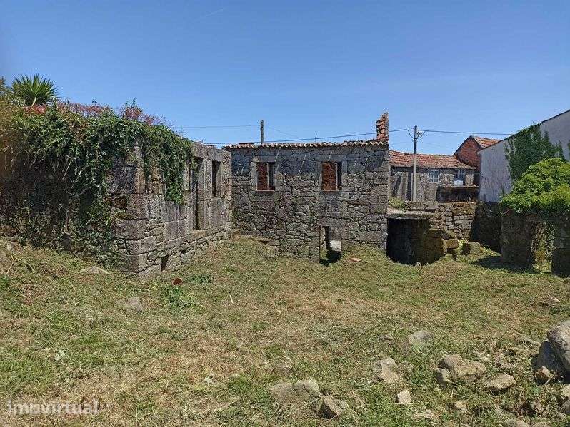 Terreno c/ ruinas, viabilidade de construção - Grande imagem: 3/7