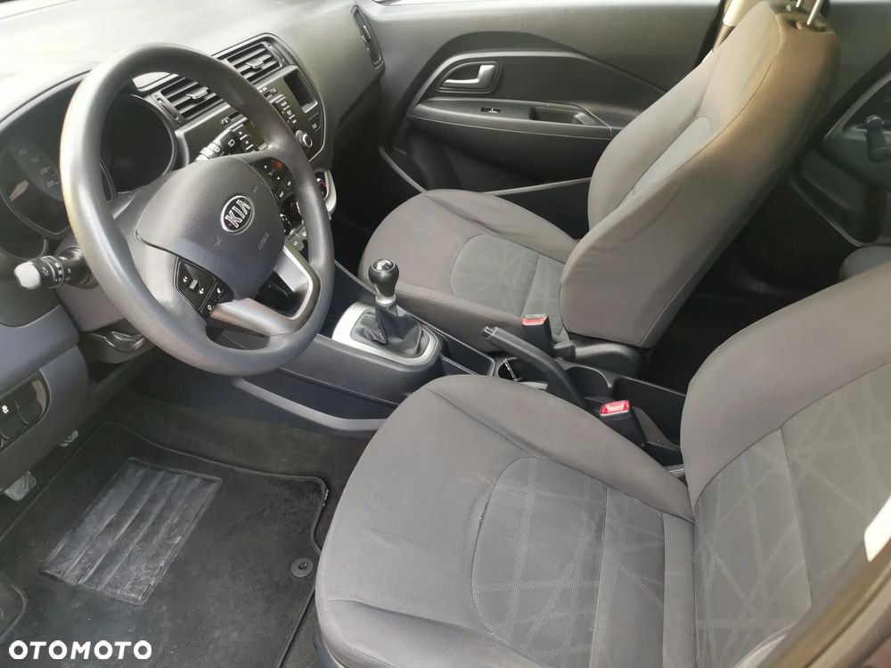 Kia Rio 1.2 Edition 7 - 11