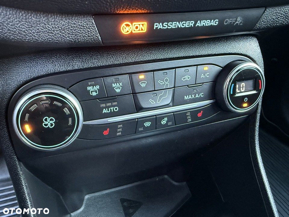 Ford Fiesta 1.1 S&S TITANIUM - 28