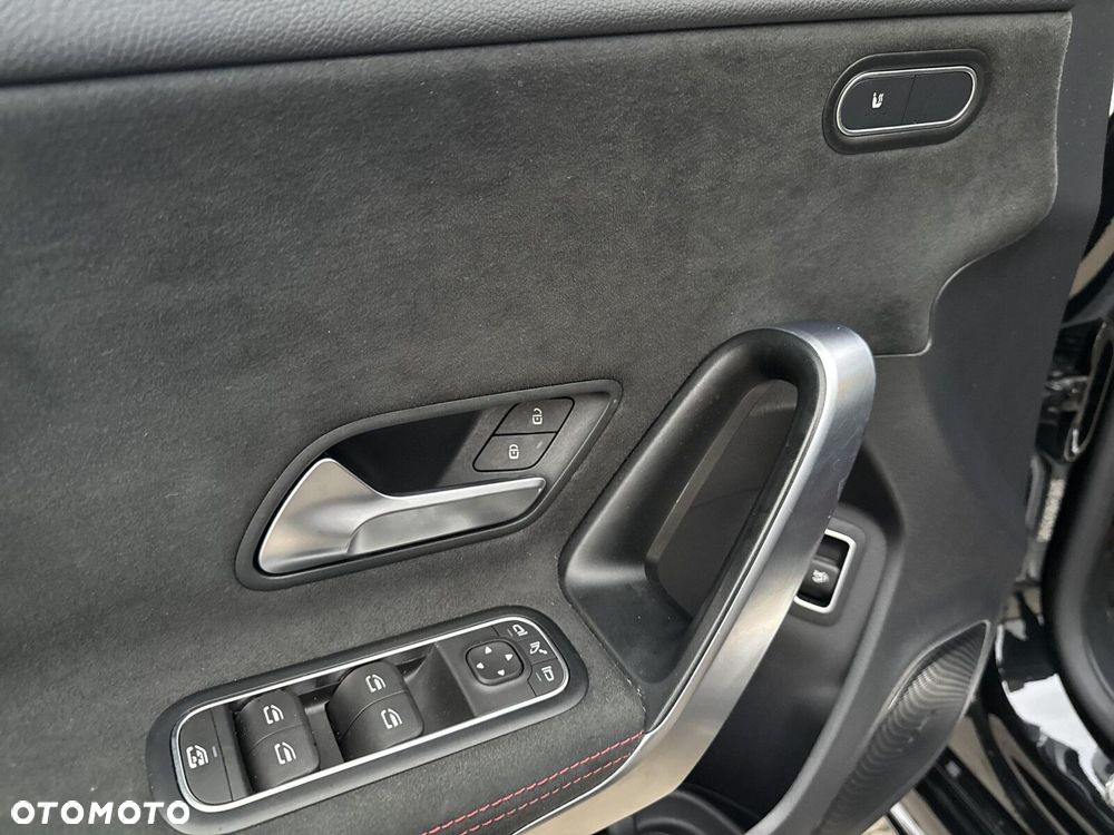 Mercedes-Benz Klasa A 220 4-Matic AMG Line 7G-DCT - 16