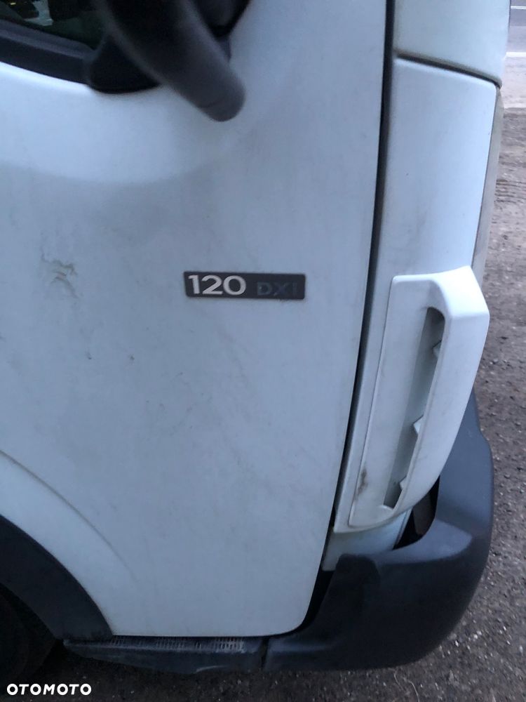 Renault Maxity - 6