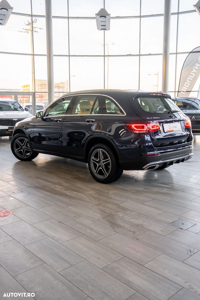 Mercedes-Benz GLC 300 e 4MATIC - 17