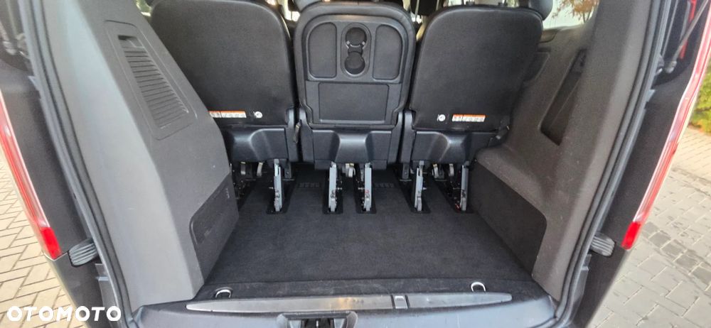Ford Tourneo Custom - 35