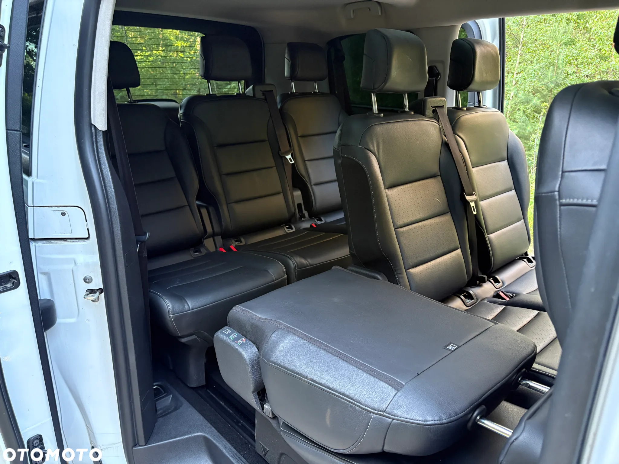 Peugeot Traveller L2 2.0 BlueHDi 180 S&S EAT8 Allure - 16