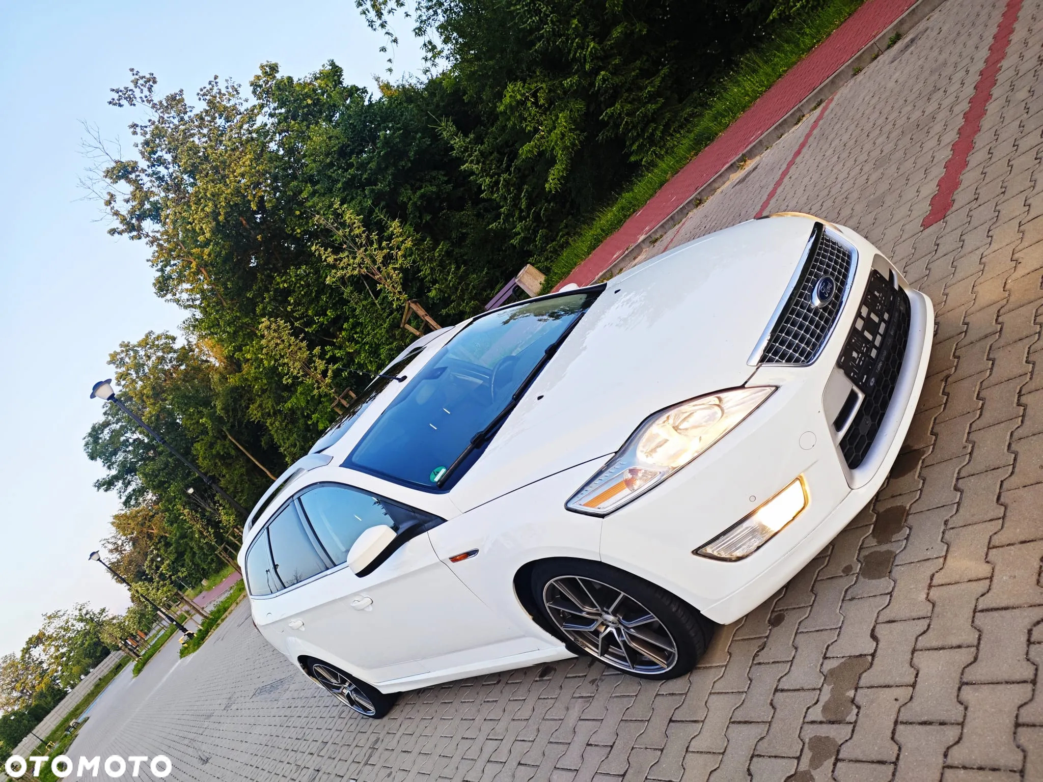 Ford Mondeo 2.0 TDCI ECOnetic Business Edition - 2