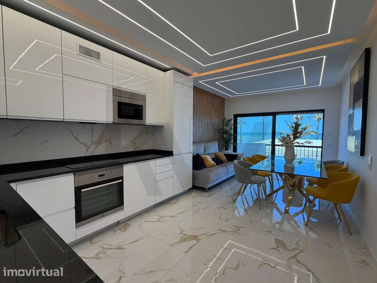 Apartamento T2+1 Renovado com vista mar - 1ª linha de mar em Quarteira - Grande imagem: 4/31