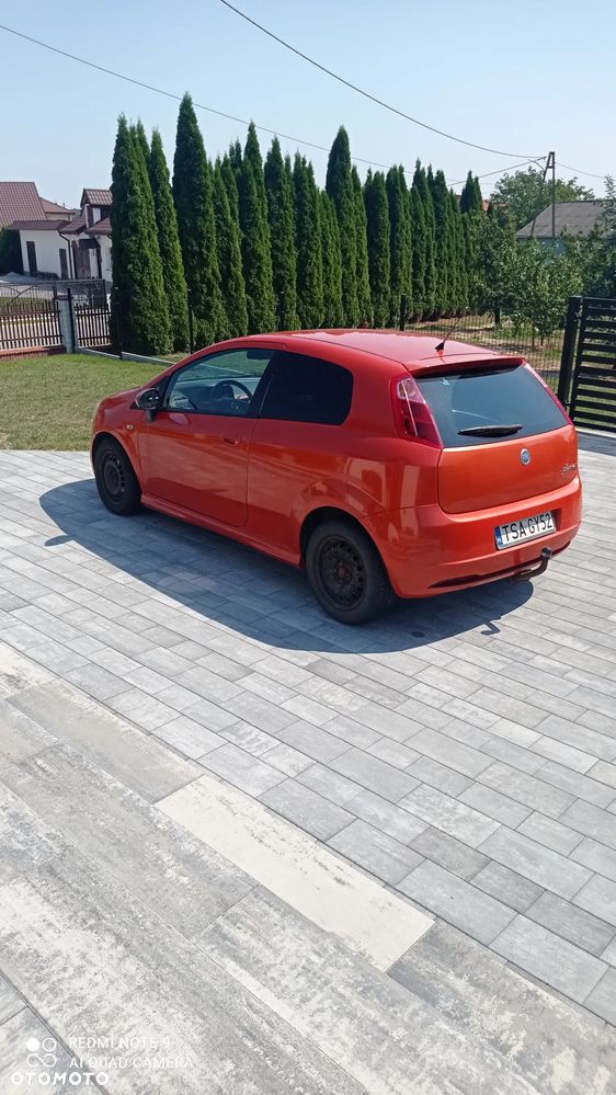 Fiat Grande Punto 1.9 Multijet 8V Emotion - 4
