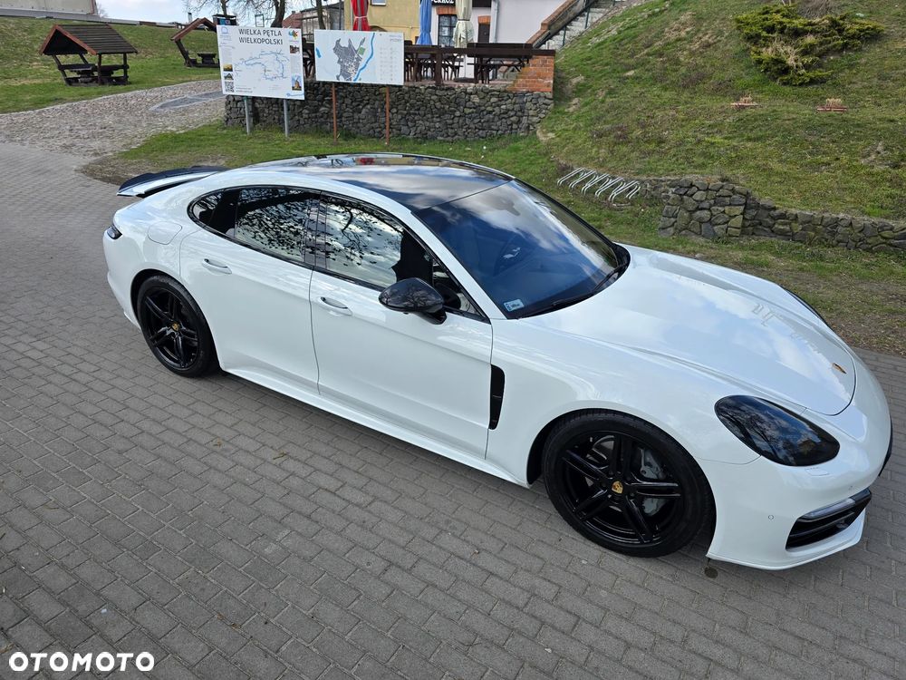 Porsche Panamera 4S - 31