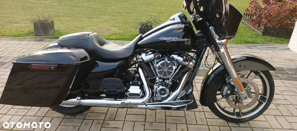 Harley-Davidson Touring Street Glide - 11
