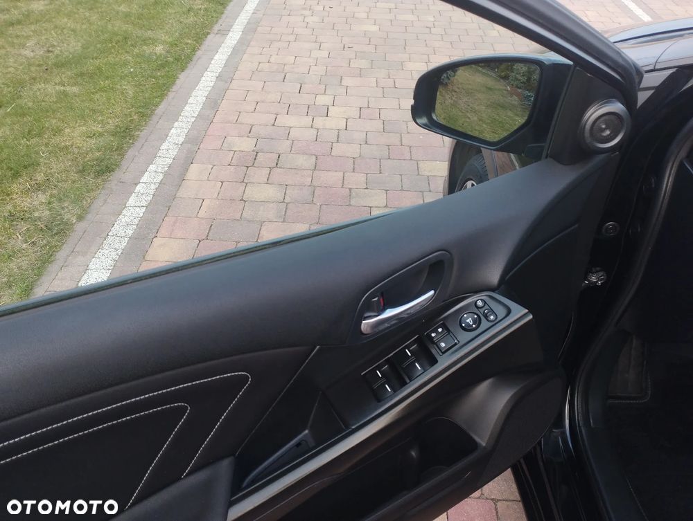 Honda Civic 1.4 i-VTEC Sport Black Edition - 11