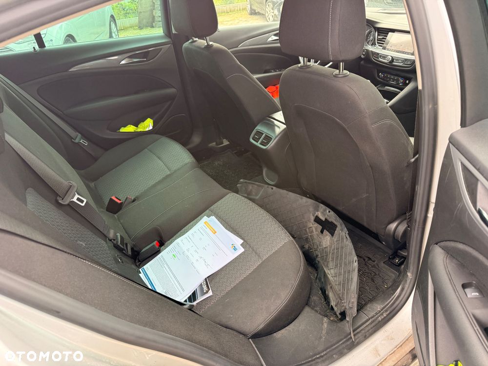 Opel Insignia - 10