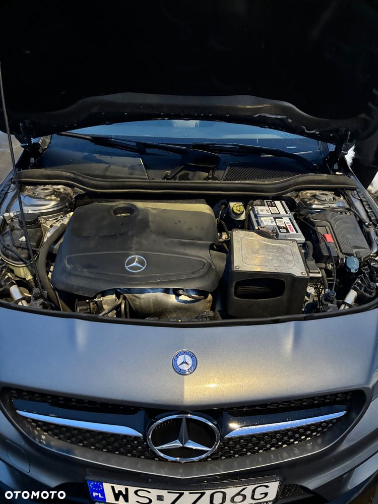 Mercedes-Benz CLA 250 4Matic 7G-DCT AMG Line - 12