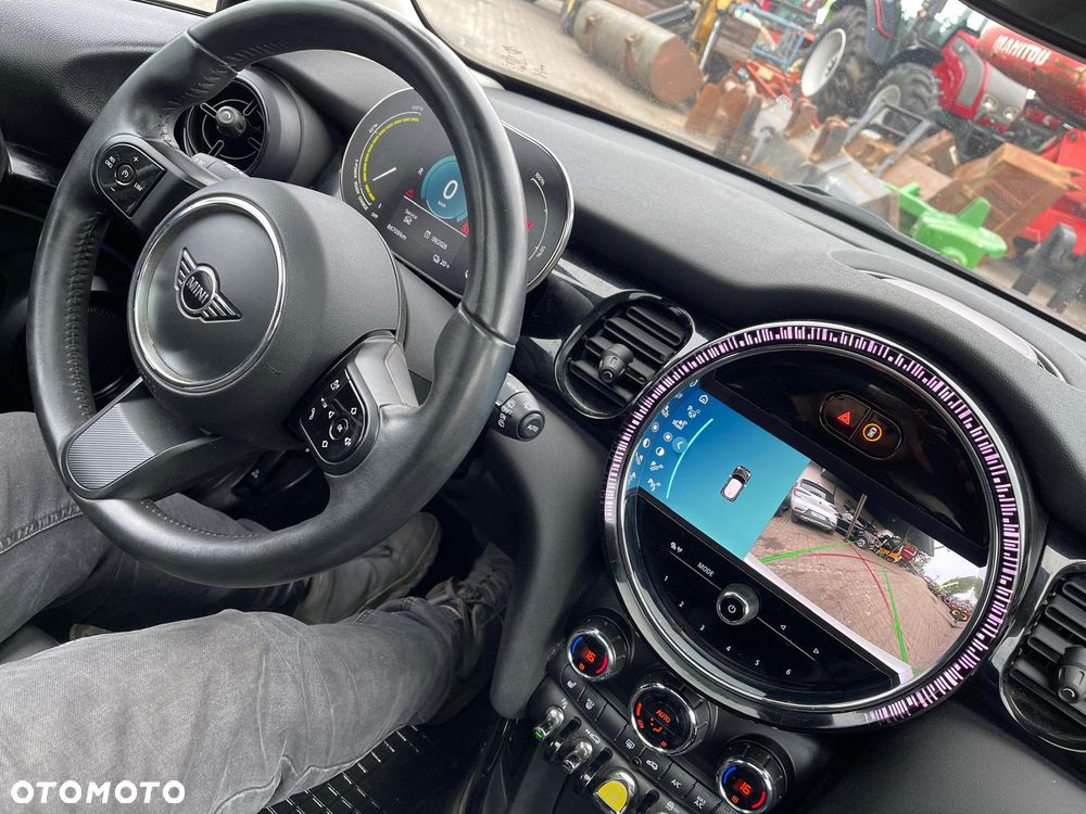 MINI Cooper SE Trim M - 9
