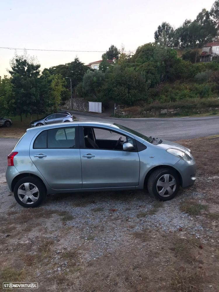 Toyota Yaris 1.0 VVT-i - 9