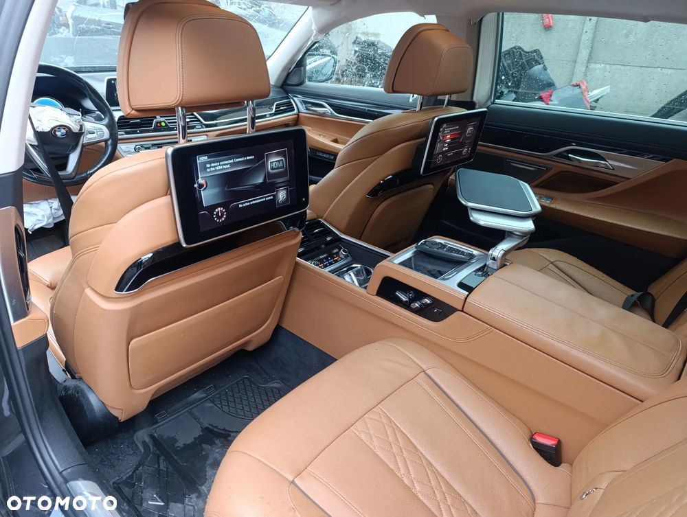 BMW Seria 7 750Li xDrive - 2