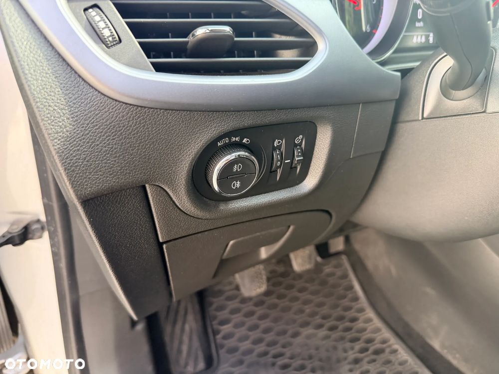 Opel Astra 1.6 CDTI Elite S&S - 10