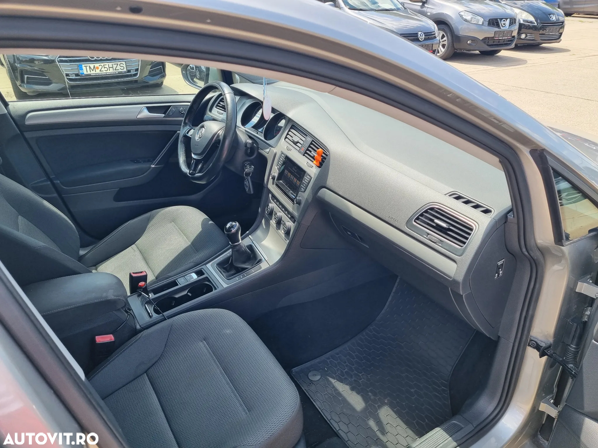 Volkswagen Golf 1.2 TSI BlueMotion Technology Comfortline - 29