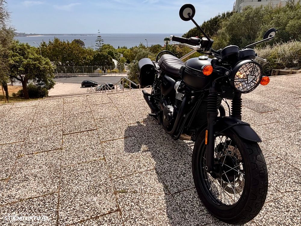 Triumph Bonneville T100 Black - 4