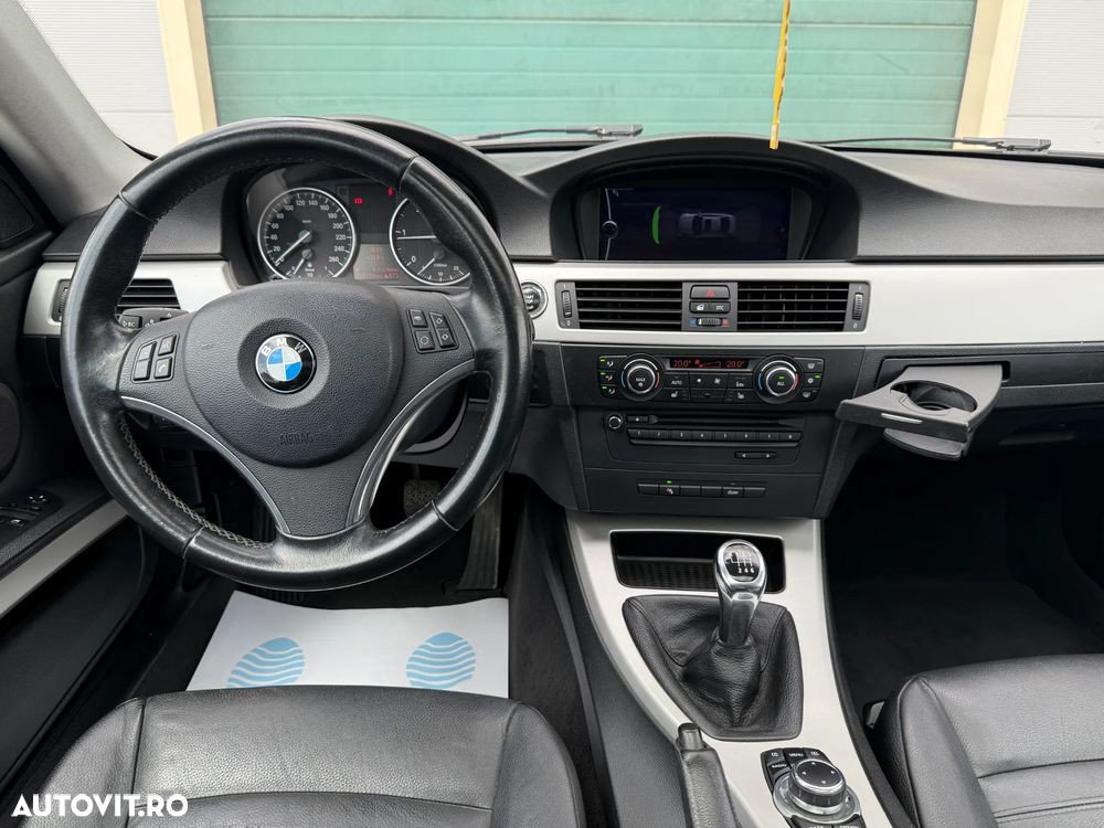 BMW Seria 3 320d Edition Exclusive - 12